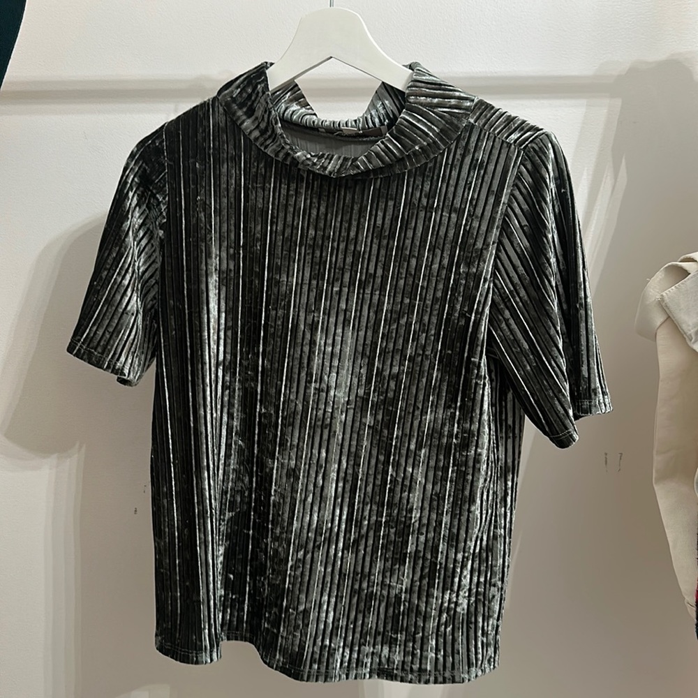 NEVER-WORN Loft velvet short sleeve blouse
